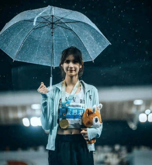 夏思凝穿内裤原因曝光可快001秒!网友:吴燕妮不是这样穿的(图7)