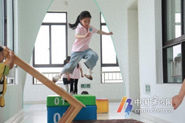 最近风靡的“儿童跑酷”宁波这个完美体育幼儿园已“抢跑”多年