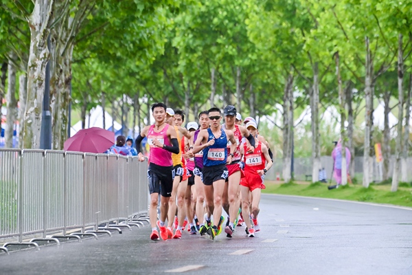 竞技体育引领全民健身两场体育赛事活动在渝举办