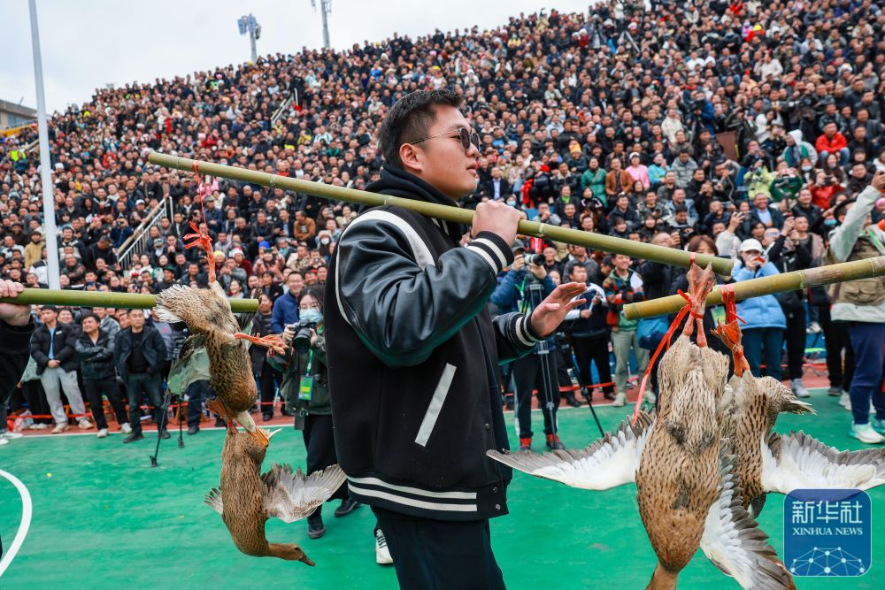 国社之镜·世纪光影丨体育强国之路上影像见证中国体育产业“加速跑”(图14)