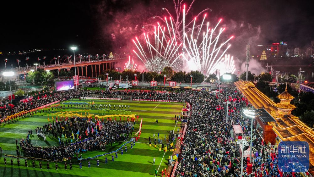 国社之镜·世纪光影丨体育强国之路上影像见证中国体育产业“加速跑”(图15)