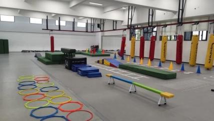 趣味田径传快乐健康完美体育网站活力向未来标榜田径助力青年健康成长