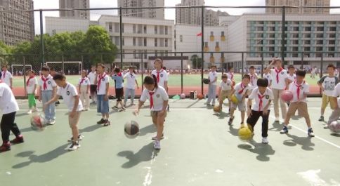 每天一节体育课身心健康看得见(图6)