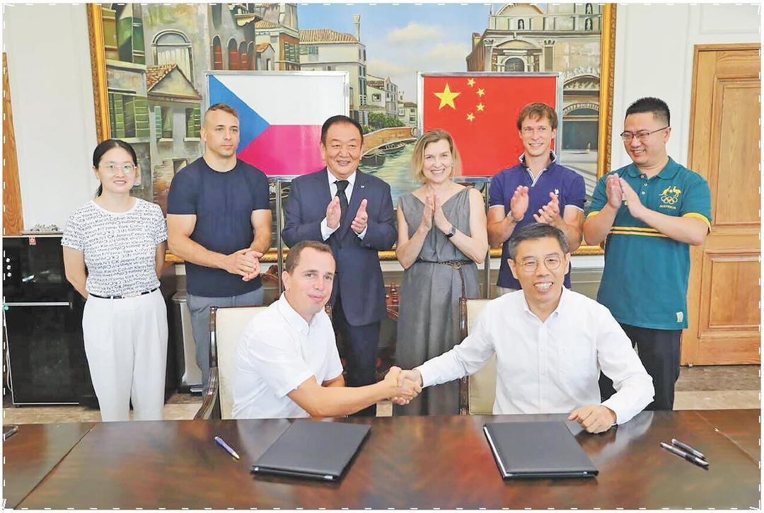 完美体育“山东制造”闪耀巴黎竟是因为他(图3)