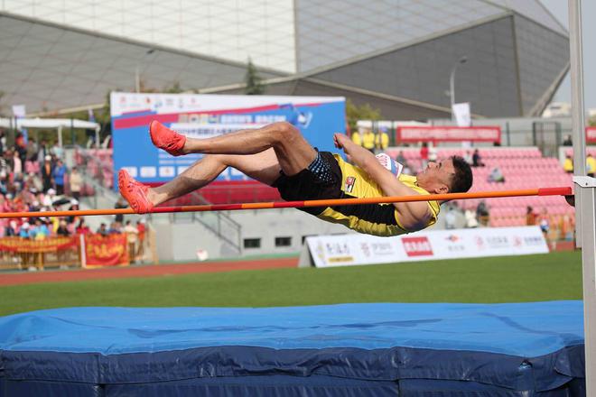 致敬老将逐梦赛场！2024年中国田径大师赛暨青岛田径公开赛启幕(图4)