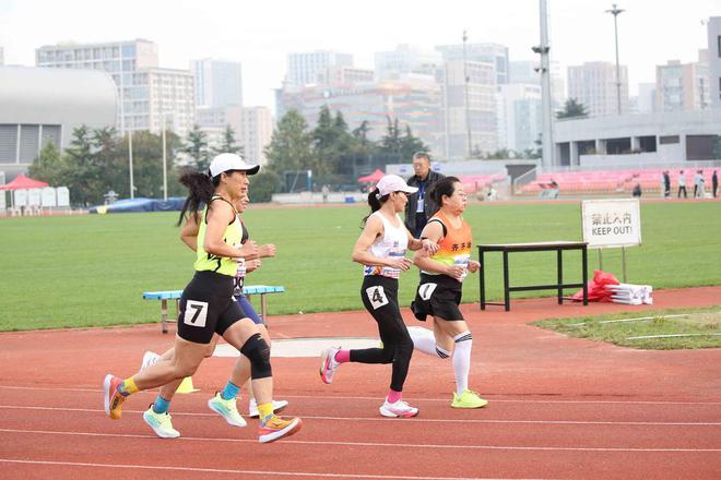 致敬老将逐梦赛场！2024年中国田径大师赛暨青岛田径公开赛启幕(图6)