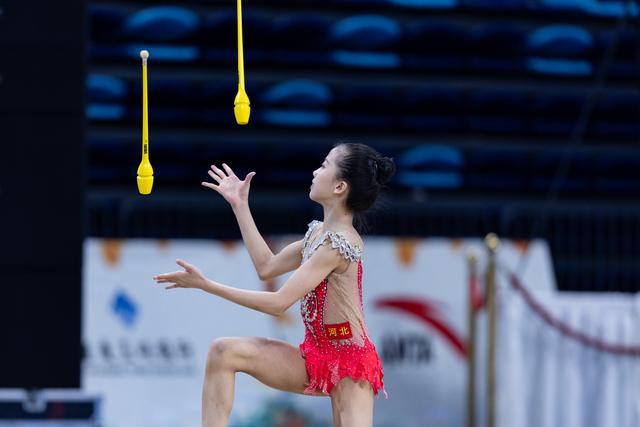 完美体育网站体育）艺术体操——全国青少年冠军赛：少年A组个人赛赛况(图15)