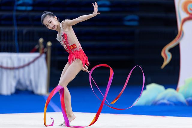完美体育网站体育）艺术体操——全国青少年冠军赛：少年A组个人赛赛况(图8)