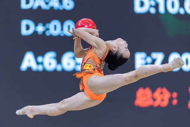 完美体育网站体育）艺术体操——全国青少年冠军赛：少年A组个人赛赛况(图11)