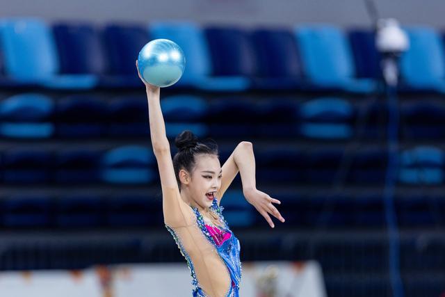 完美体育网站体育）艺术体操——全国青少年冠军赛：少年A组个人赛赛况(图18)