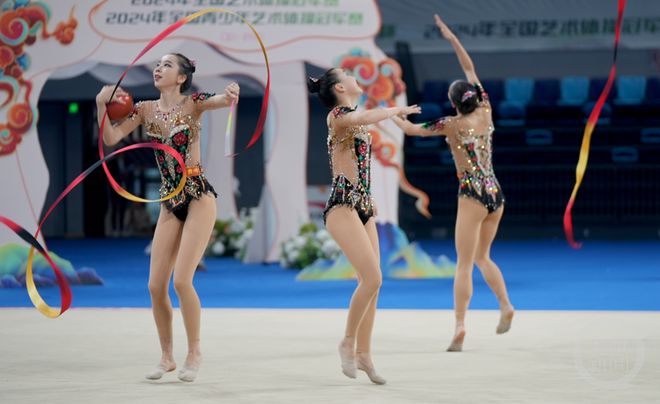 太美了！2024全国艺术体操冠军赛在渝开赛完美体育网站(图3)