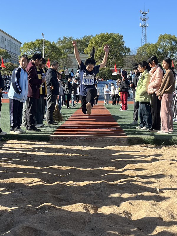 潜山市余井镇中心学校举办2024年冬季田径运动会(图2)