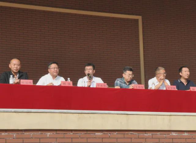 “悦运动悦快乐”——胶州市空港中学2024年第二届秋季田径运动会(图5)