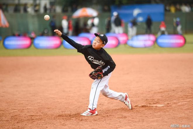 2024年四川省青少年软式棒垒球联赛成功举办(图2)