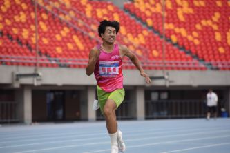 完美体育中国田径大众达标系列赛暨派燃烧·2024年西安市田径公开赛在陕西省体育场开幕！(图2)