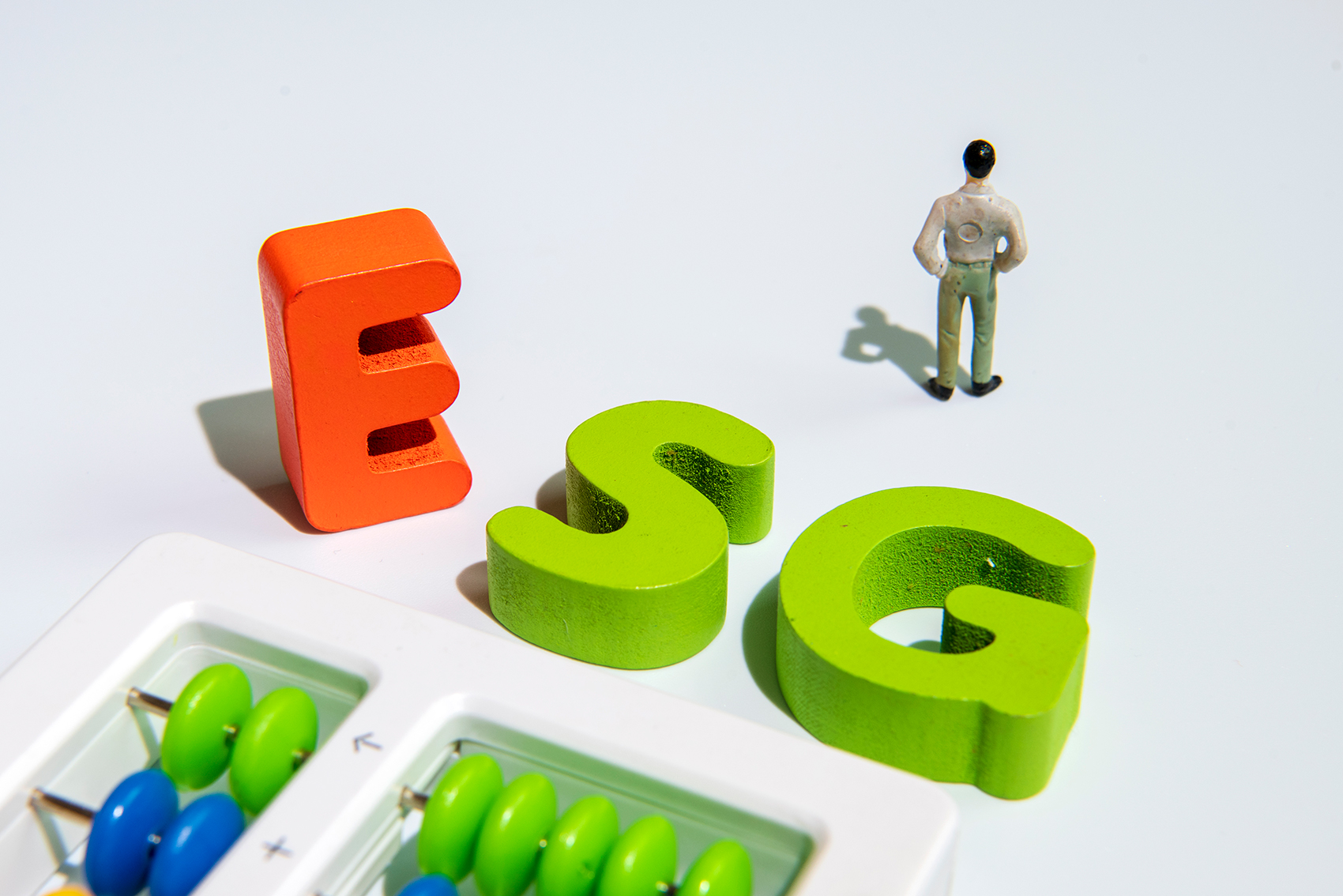 专访丨浙江大学国际联合商学院（ZIBS）副教授万峰：“出海”发展空间大但更碎片化民营企业要充分运用数完美体育网站字化手段(图3)