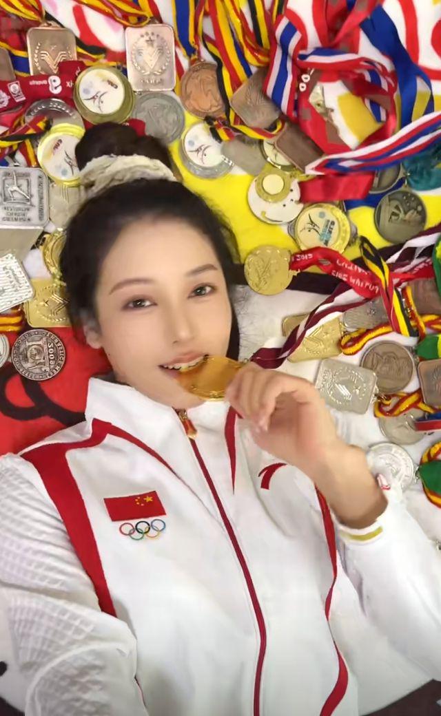 体操冠军的出路是高级应召女郎网友说幸好我国性交易不合法(图3)