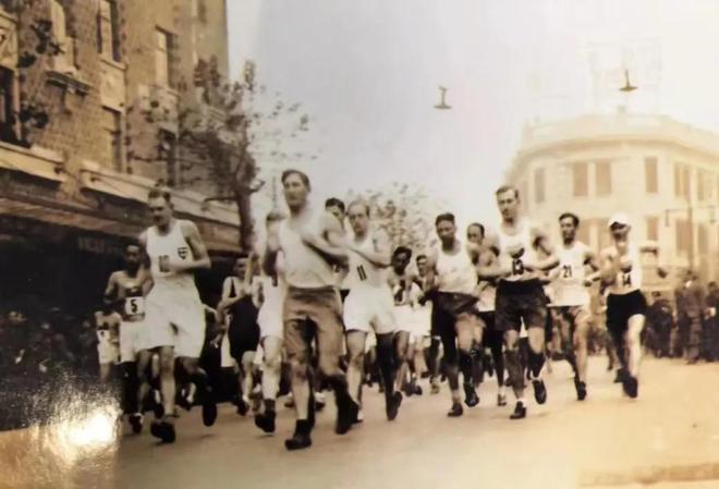 2024上海马拉松今晨起跑回看田径运动在上海的发展(图3)