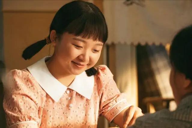 完美体育网站辣目洋子不当网红非得混娱乐圈里演戏凭一己之力毁了三部剧(图6)