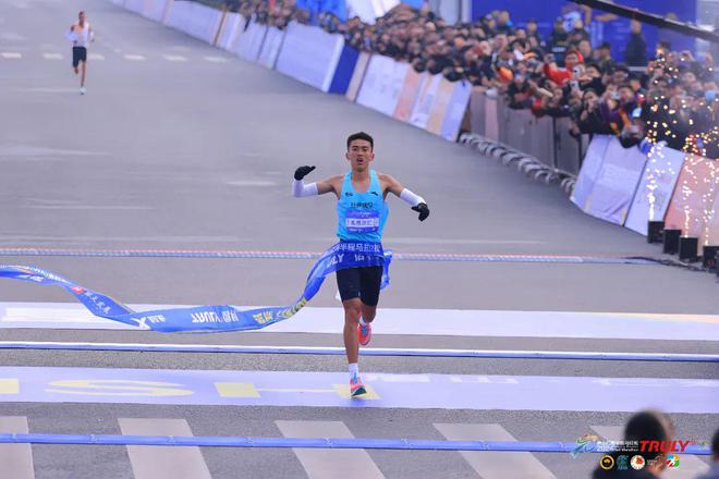 揭秘中国男子半马进入62分大关历代前三选手成绩之下隐藏的密码！(图2)