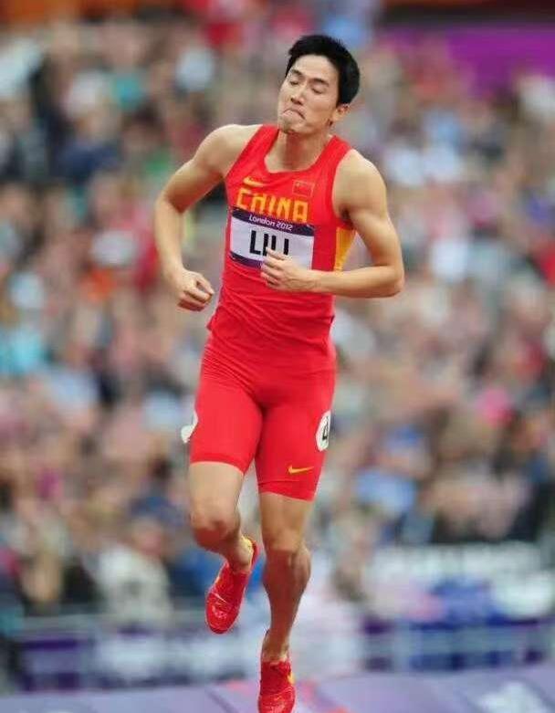 完美体育恭喜刘翔正式上任亮相新岗位多年努力获得最好回报(图3)