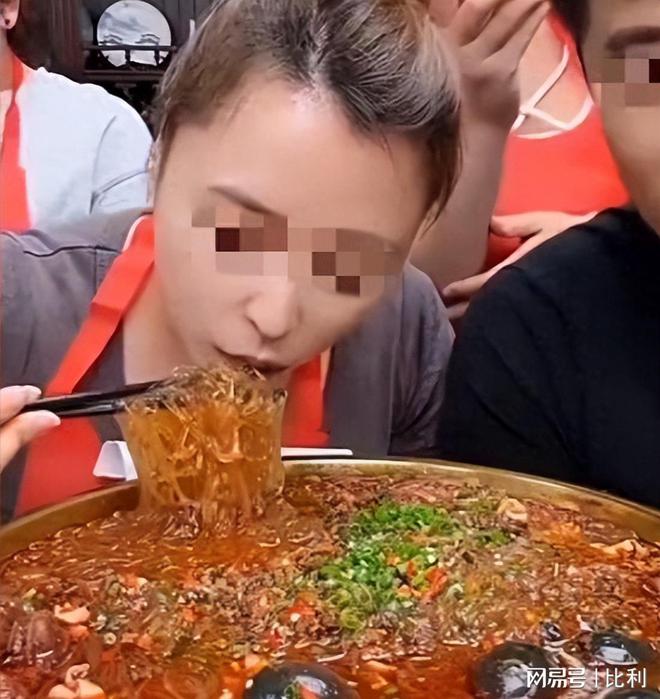 又一“名媛网红”翻车被全网封禁：病态完美体育现象正在恶心多少中国人(图12)