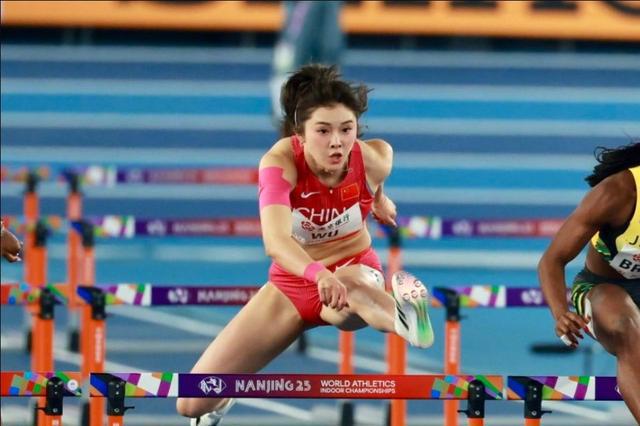 8秒05！吴艳妮首次短发造型亮相比赛跑出个人最好成绩成功晋级！(图2)