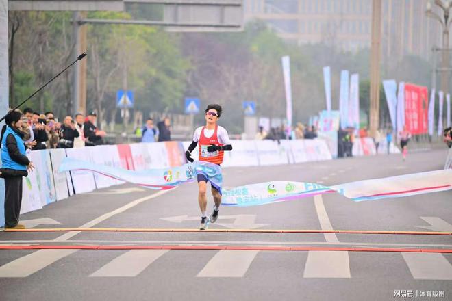 2024雅安雨城半程马拉松赛暨“跑遍四川”（雅安站）鸣枪开跑(图2)