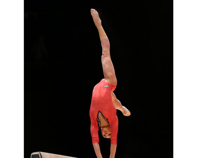 力量与美感：体操选手的精彩瞬间(图2)