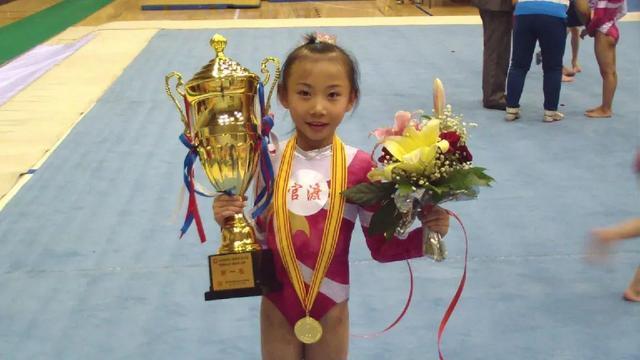 世界冠军！这个高难度动作以昆明姑娘杨凡予微的名字命名(图4)