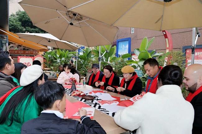 幸福年·一家亲！成都温江这顿年夜饭从胃“暖”到心(图2)