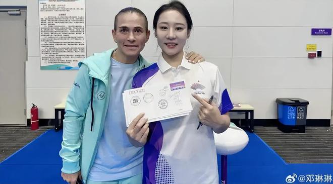 身高仅1米37的奥运冠军20岁迎来二次发育退役多年她过得如何(图22)