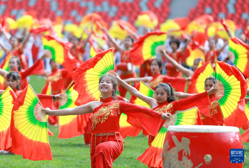 完美体育网站英姿少年展风采(图3)