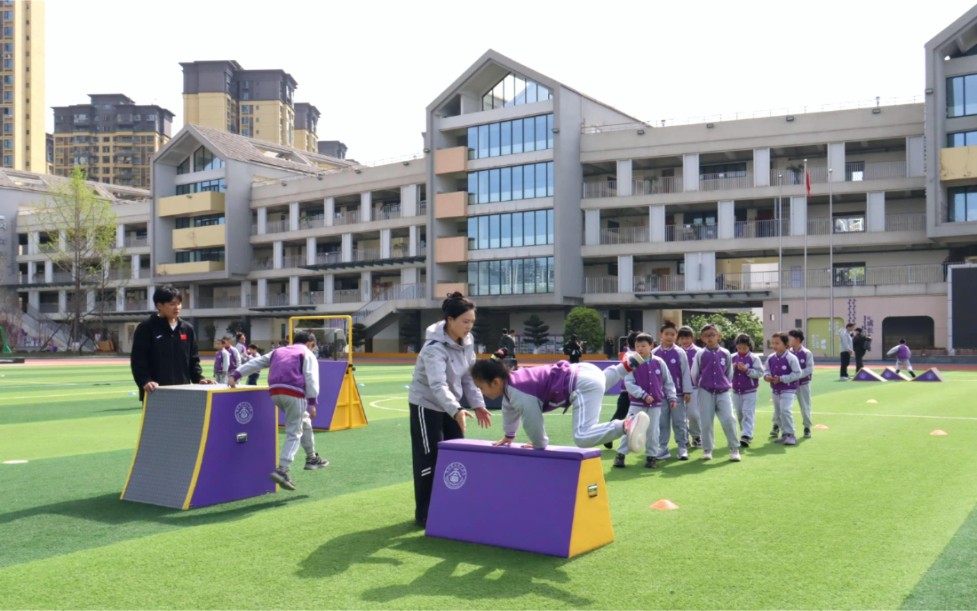 完美体育网站神州答卷丨从“大运之城”到“世运之城”成都“以赛营逐梦启航(图6)