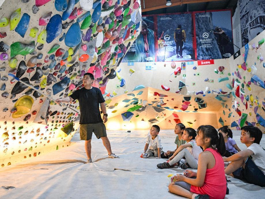 完美体育网站神州答卷丨从“大运之城”到“世运之城”成都“以赛营逐梦启航(图7)