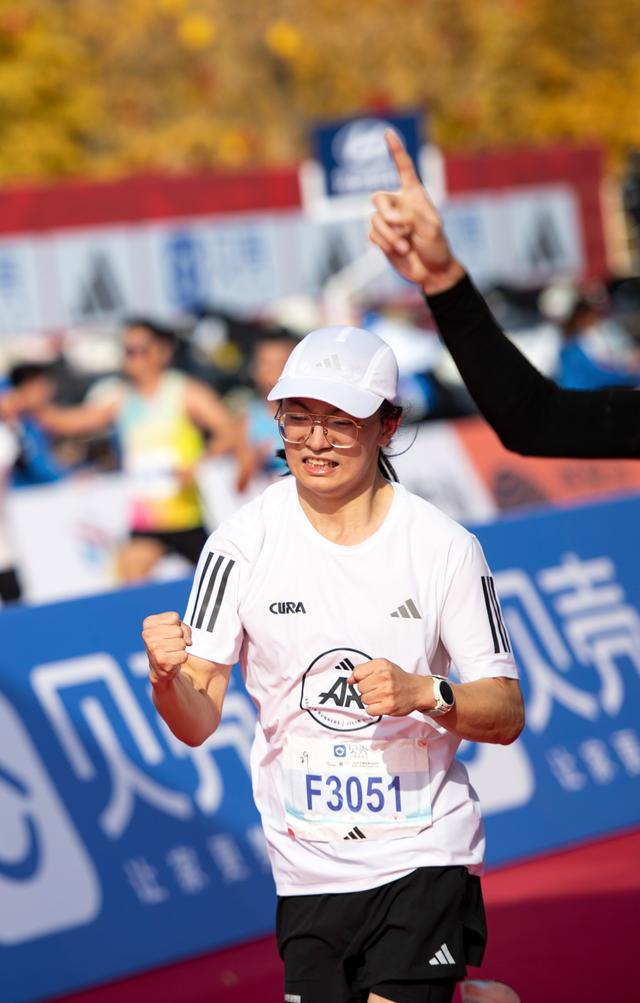 体育）田径——2024北京马拉松赛举行(图6)
