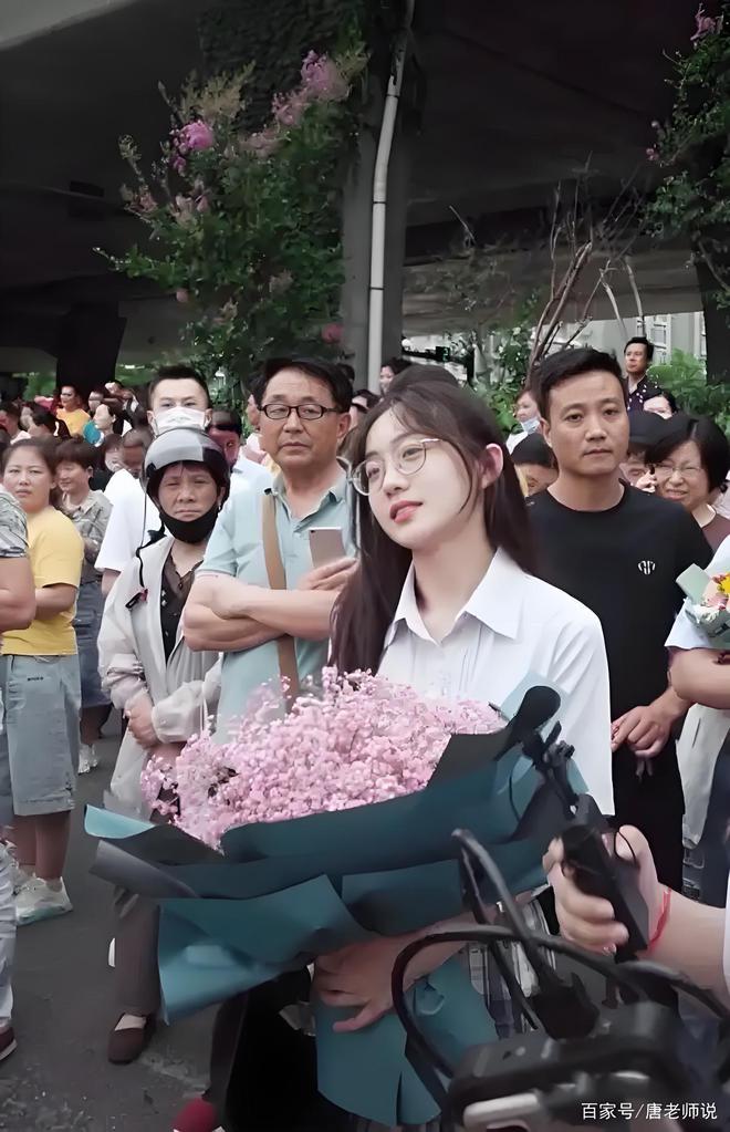重庆高考生撞脸林依晨爆红流量时代清醒才是最难的必选题！(图4)
