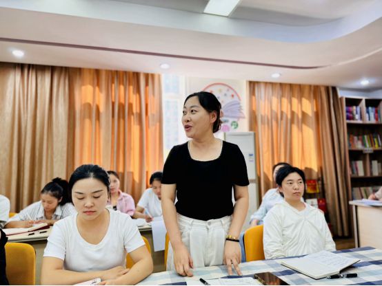 完美体育合肥幼教集团包河欣星幼儿园开展“教育故事”分享活动(图2)