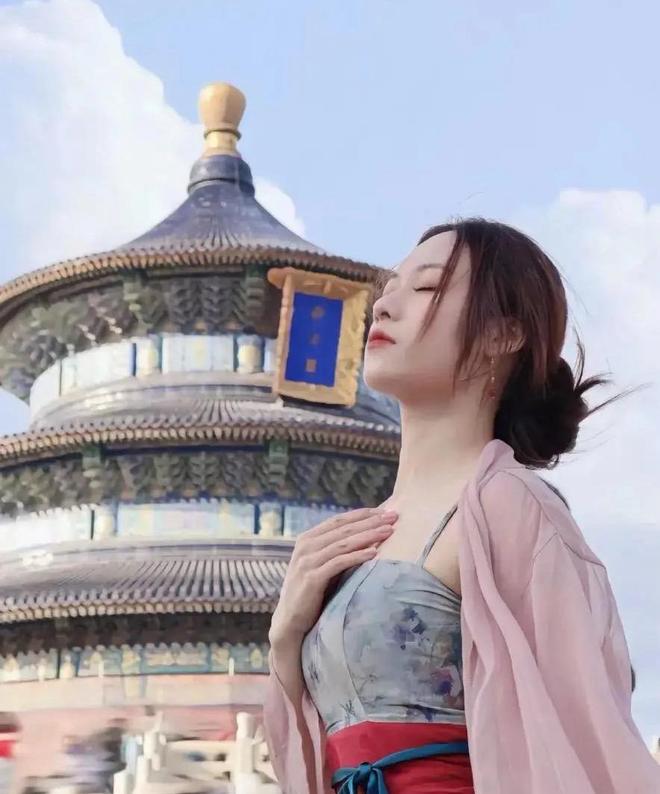 吴柳芳时隔三个月回归！告别舞蹈模仿李子柒完美体育风格一天涨粉24万(图8)