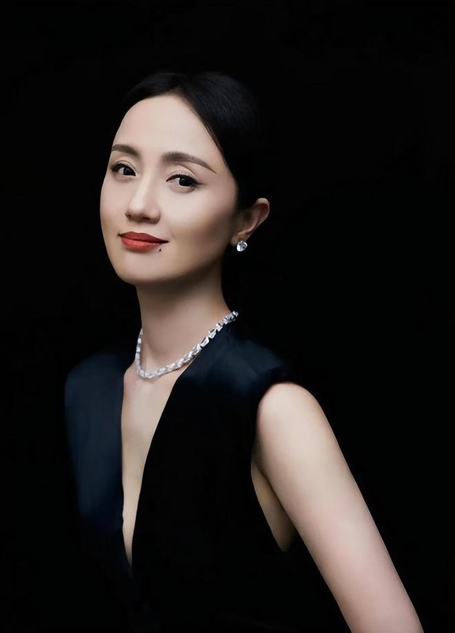 李乃文一觉醒来被怒批！朱媛媛离世当天直播大笑真相被侯勇说中(图11)