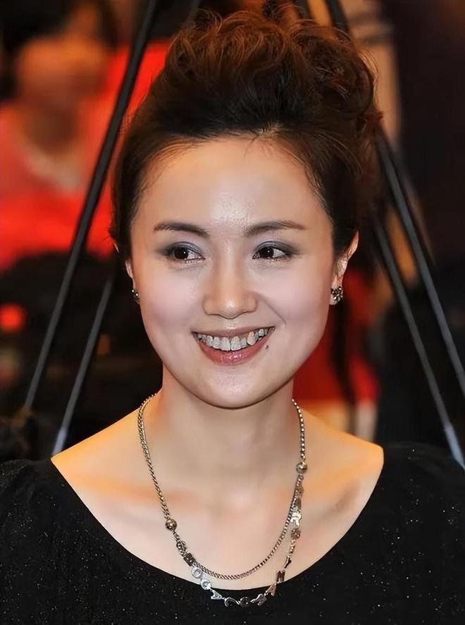 李乃文一觉醒来被怒批！朱媛媛离世当天直播大笑真相被侯勇说中(图13)