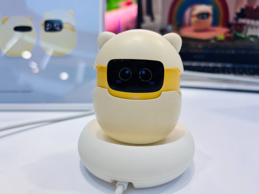 21特写｜这届深圳年轻人用AI“重做”全球生活