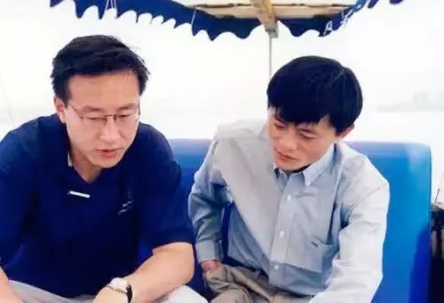 西装与球衣：蔡崇信的AB面(图5)