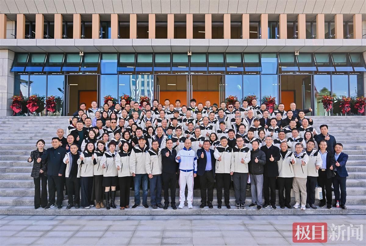 “逆境奋斗”的奔跑少年向母校捐赠助学金2018万元(图4)