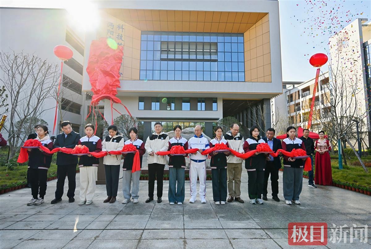 “逆境奋斗”的奔跑少年向母校捐赠助学金2018万元(图5)