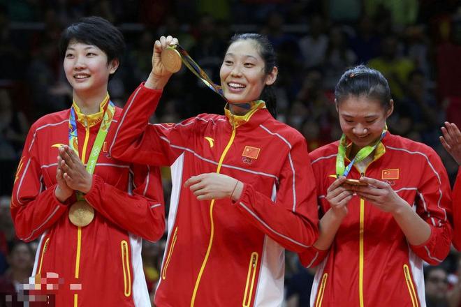 央视发文！高调官宣64岁郎平喜讯网友：恭喜终于等到了这一天(图31)