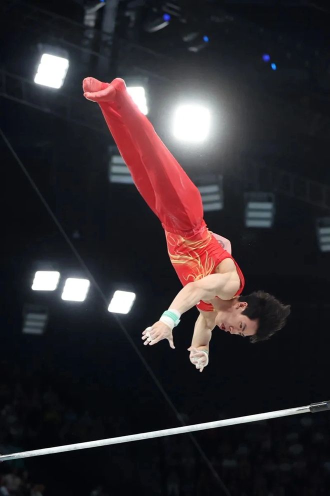 全运会男子体操单杠决赛张博恒以14860分夺得金牌(图2)