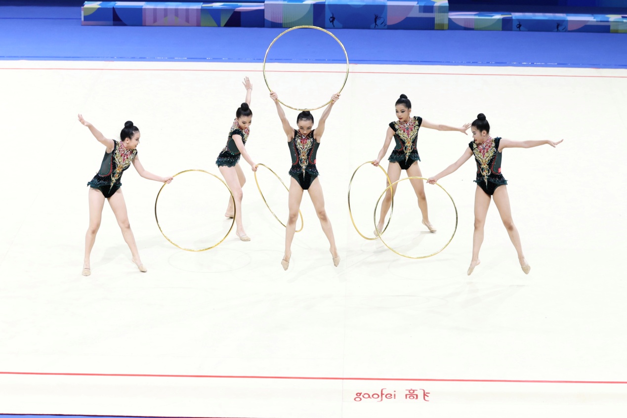 完美体育网站山东师范大学第二附属中学新生张艺馨斩获全国艺术体操锦标赛冠军