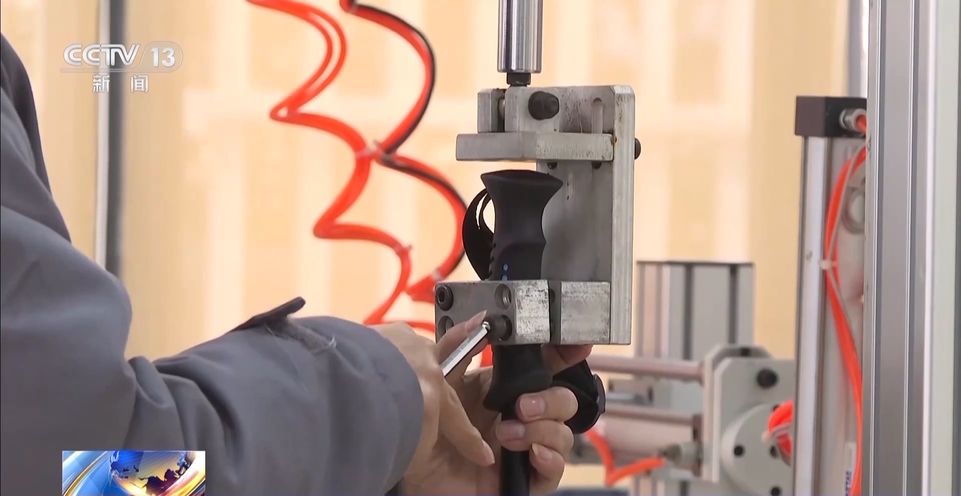 “十五五”开好局起好步丨冰雪运动火热南方小城用硬核创新“杖”量世界完美体育网站(图3)