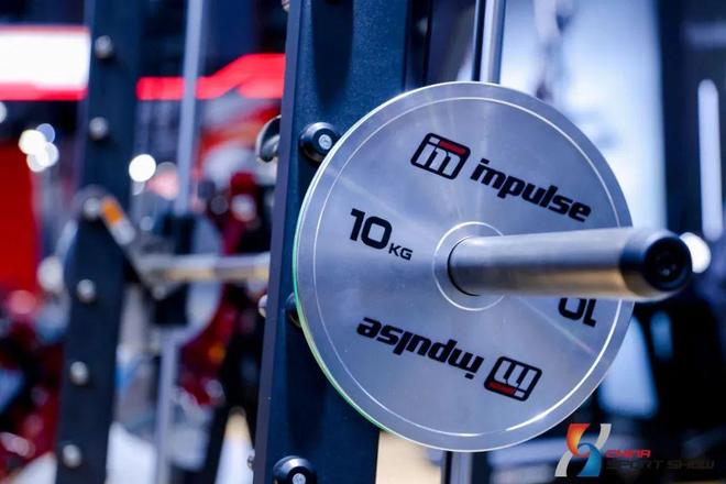 完美体育「百亿」目标下体育用品业的布局与突围(图4)